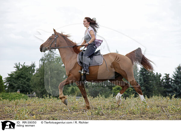 Freizeitreiten / riding woman / RR-39050