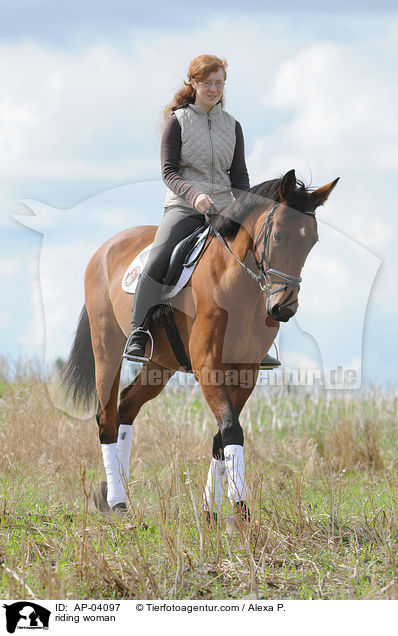 Freizeitreiten / riding woman / AP-04097