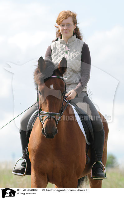 Freizeitreiten / riding woman / AP-04099