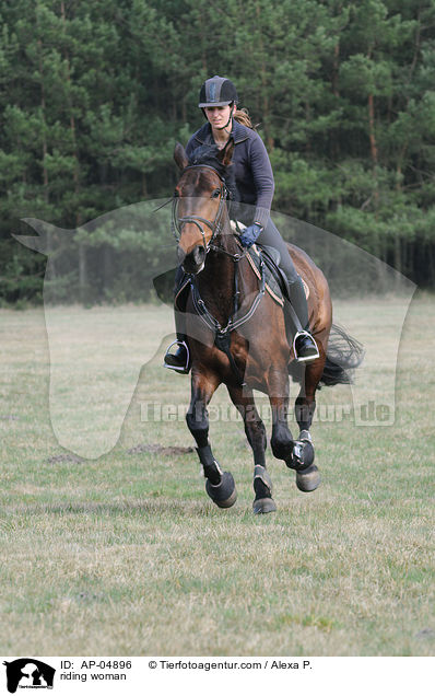 riding woman / AP-04896