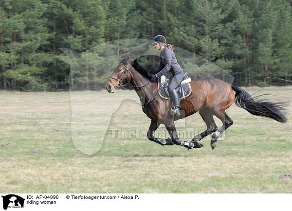riding woman / AP-04898