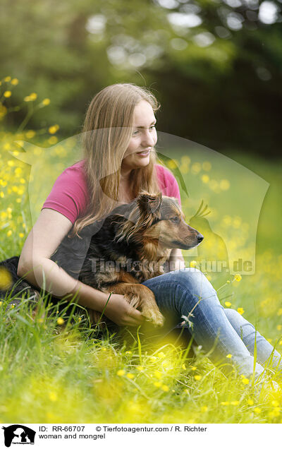 Frau und Mischling / woman and mongrel / RR-66707