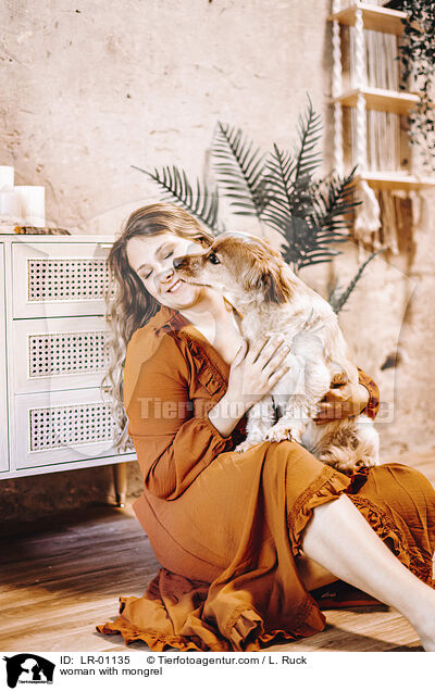 woman with mongrel / LR-01135