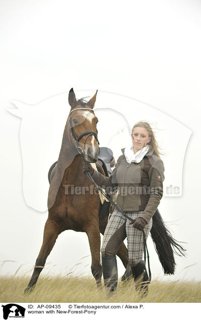 woman with New-Forest-Pony / AP-09435