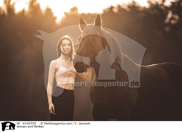 Frau und Noriker / woman and Noriker / VJ-03755