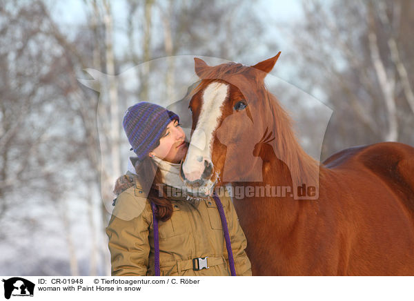 Frau mit Paint Horse im Schnee / woman with Paint Horse in snow / CR-01948