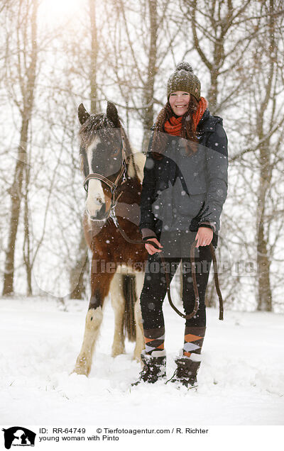 young woman with Pinto / RR-64749