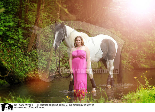 woman and Pinto-Hunter / CDE-01958