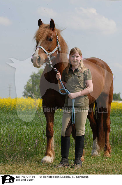 Mdchen und Pony / girl and pony / NS-01166