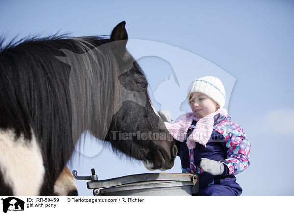 girl with pony / RR-50459
