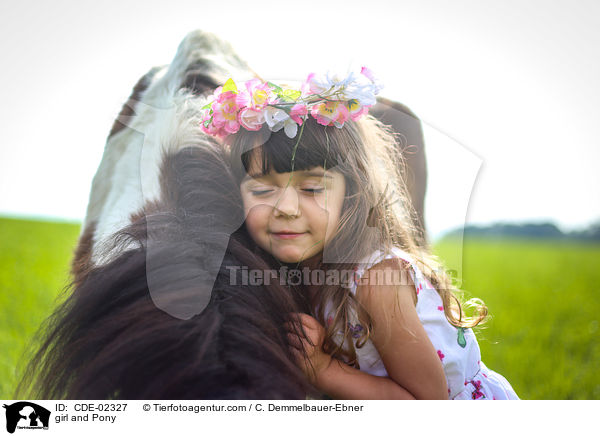 girl and Pony / CDE-02327