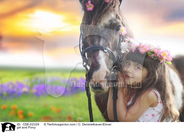 girl and Pony / CDE-02329