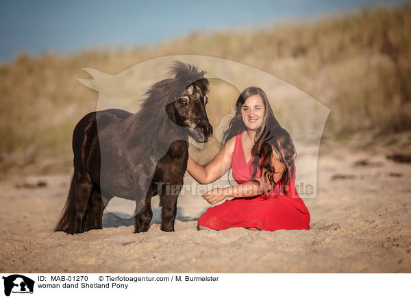 Frau und Shetland Pony / woman dand Shetland Pony / MAB-01270
