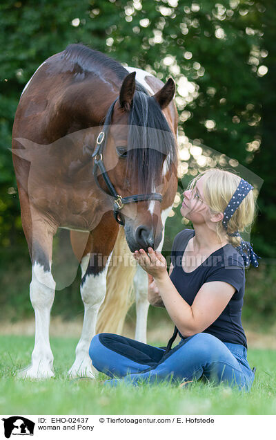 woman and Pony / EHO-02437