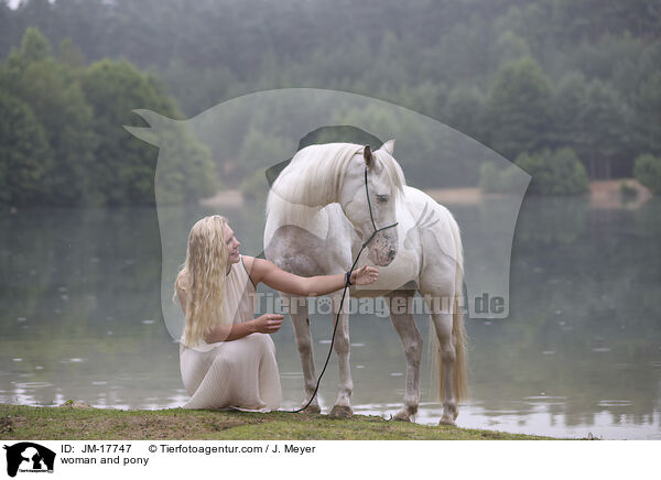 woman and pony / JM-17747
