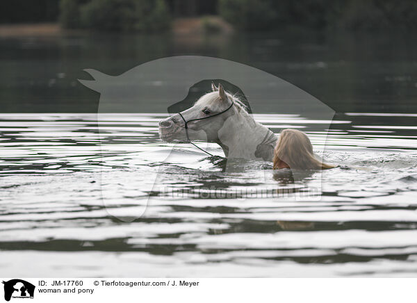 Frau und Pony / woman and pony / JM-17760