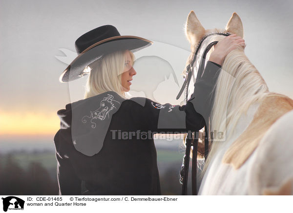woman and Quarter Horse / CDE-01465