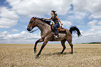 western riding horsewoman