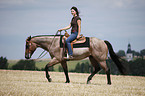 western riding horsewoman