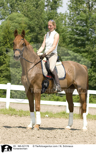 Reiterin / horsewoman / NS-02176