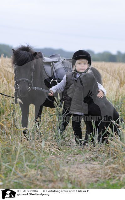 girl and Shetlandpony / AP-06304