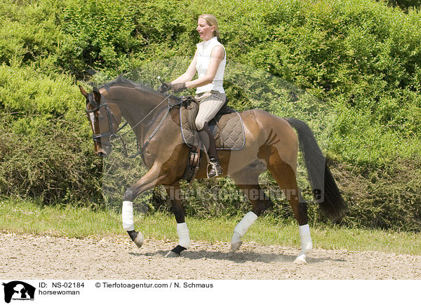 Reiterin / horsewoman / NS-02184