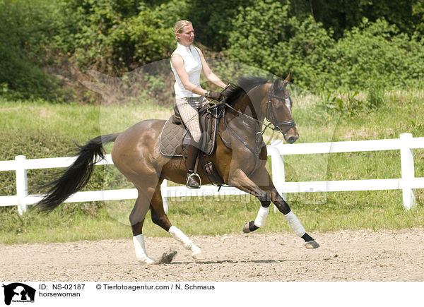 Reiterin / horsewoman / NS-02187