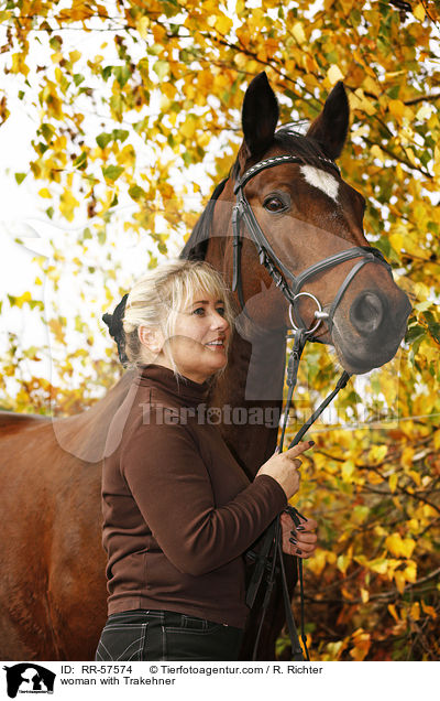 woman with Trakehner / RR-57574