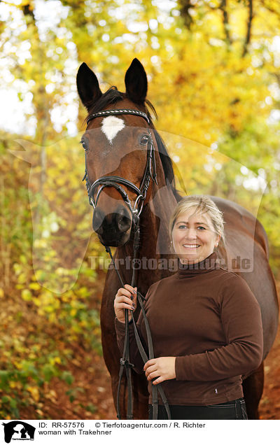 woman with Trakehner / RR-57576