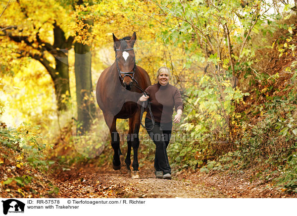woman with Trakehner / RR-57578