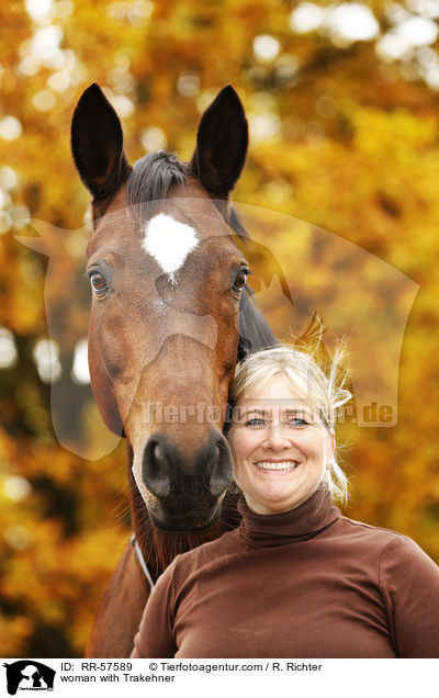 woman with Trakehner / RR-57589