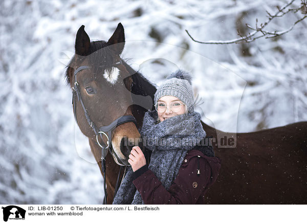 Frau mit Warmblut / woman with warmblood / LIB-01250