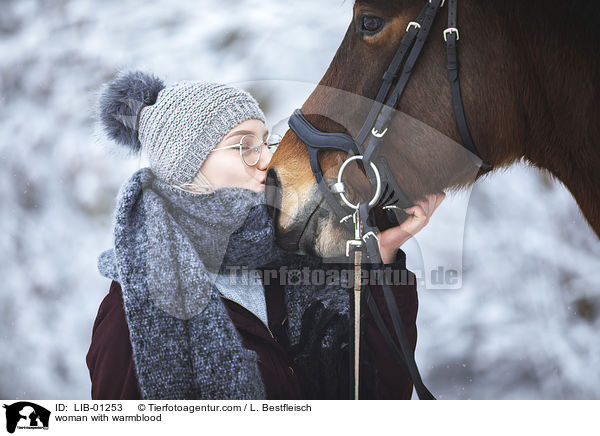 Frau mit Warmblut / woman with warmblood / LIB-01253