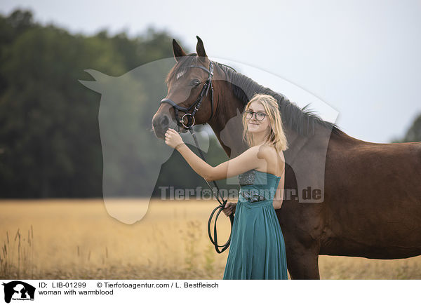 Frau mit Warmblut / woman with warmblood / LIB-01299