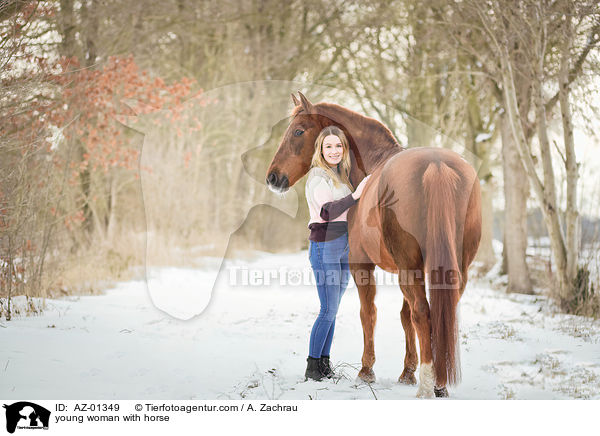 junge Frau mit Pferd / young woman with horse / AZ-01349