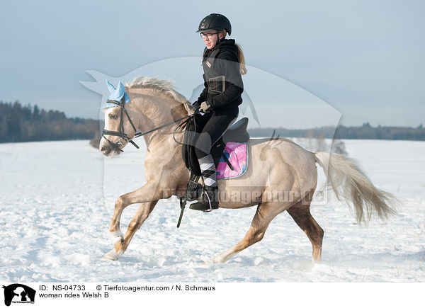 woman rides Welsh B / NS-04733