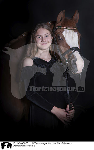 Frau mit Welsh B / woman with Welsh B / NS-06075