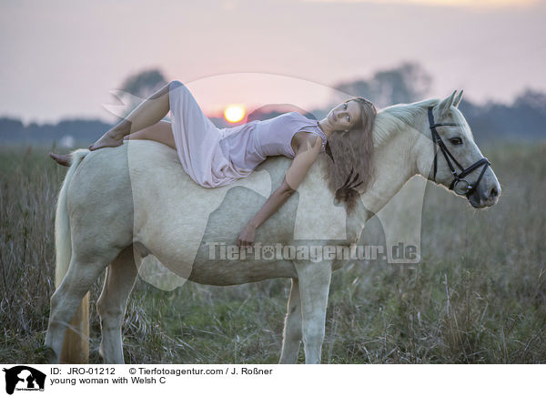young woman with Welsh C / JRO-01212