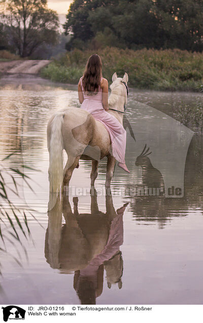 Welsh C with woman / JRO-01216