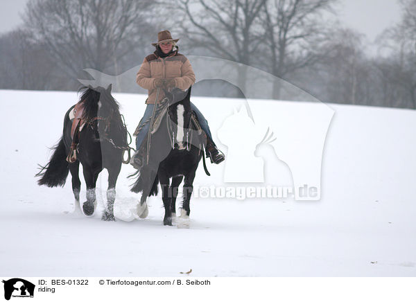 riding / BES-01322