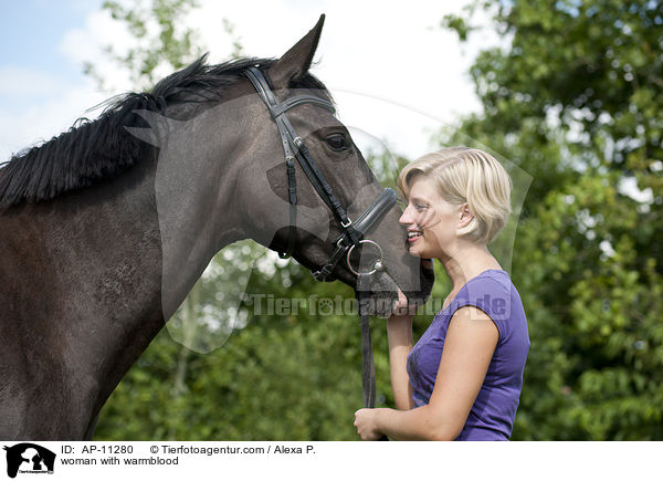 woman with warmblood / AP-11280