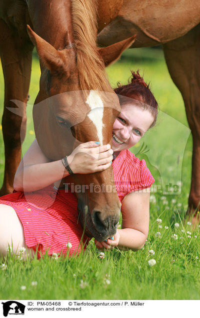 Frau und Araber-Mix / woman and crossbreed / PM-05468