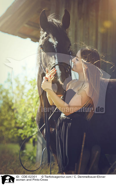 woman and Pinto-Cross / CDE-02301