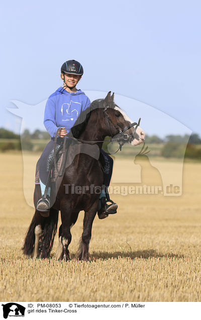 girl rides Tinker-Cross / PM-08053