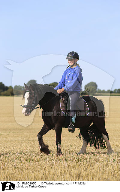 girl rides Tinker-Cross / PM-08055