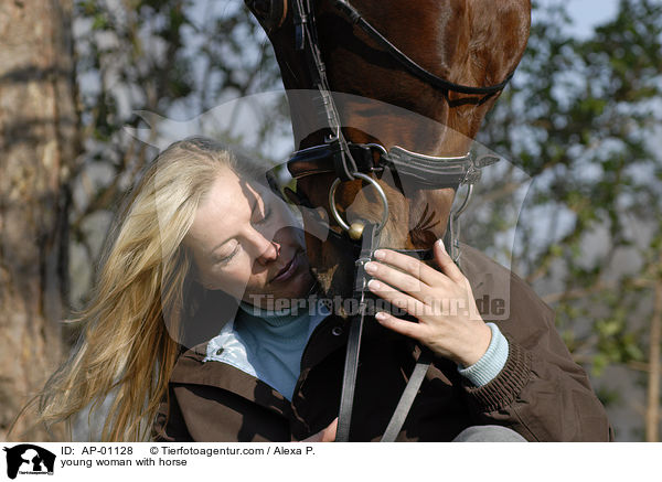 junge Frau mit Pferd / young woman with horse / AP-01128