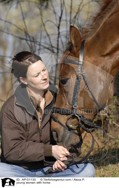 junge Frau mit Pferd / young woman with horse / AP-01130