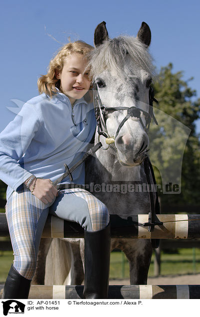 girl with horse / AP-01451
