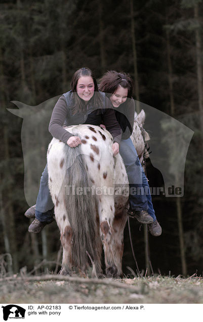 Mdels mit Pony / girls with pony / AP-02183