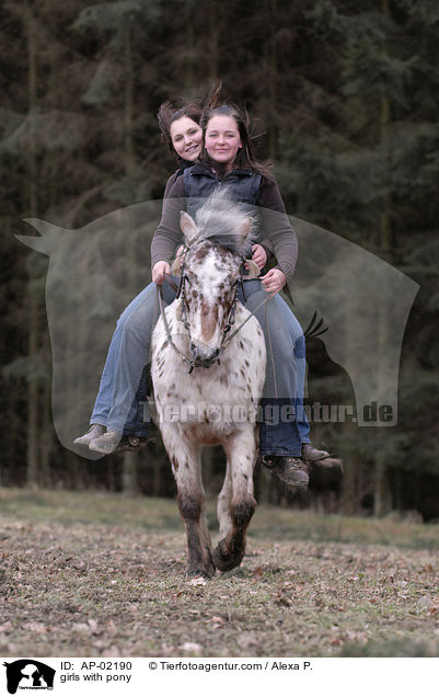 Mdels mit Pony / girls with pony / AP-02190